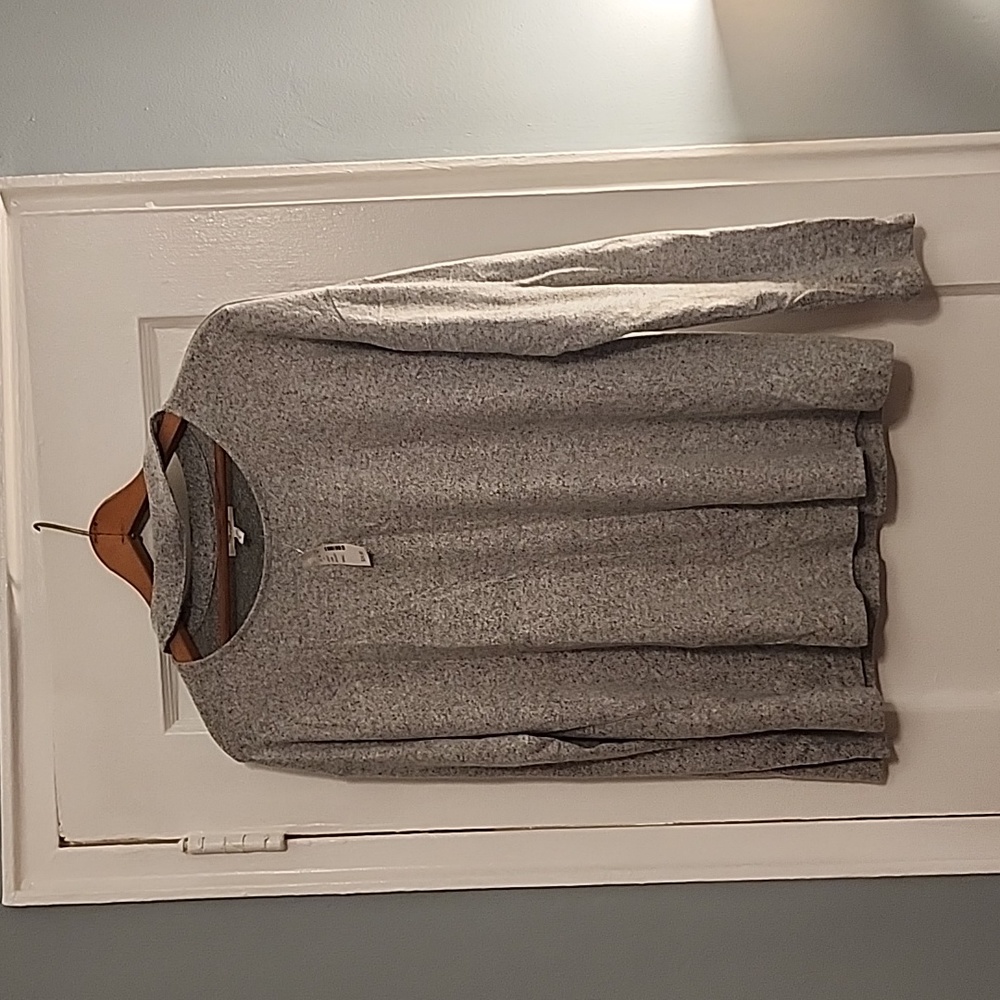 Maurices NWT Shirt in a Size Small